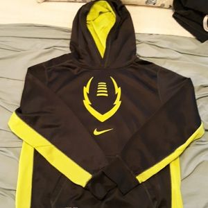 Boy's Nike Thema-fit XL hoodie